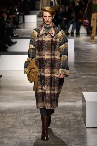 Look 9